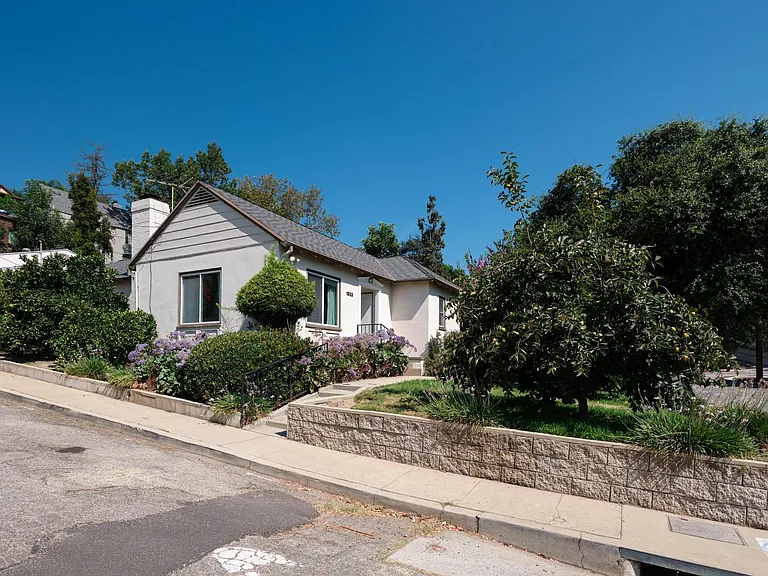 1933 Meridian Ave — Photo 32