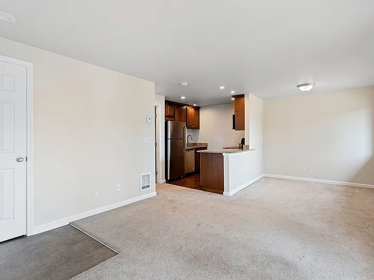 Bayshore Vista Apartments — Photo 10