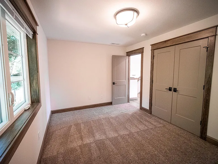 927 E Miller Dr — Photo 10