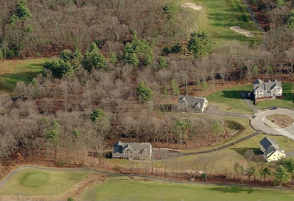 2nd image of 8 Boxwood Cir