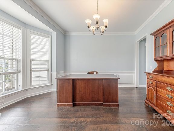 5th image of 2422 Beacon Forest Dr