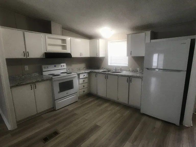 6803 Waters Ave — Photo 15