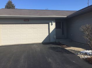 548 W Rockton Rd, Rockton, IL 61072