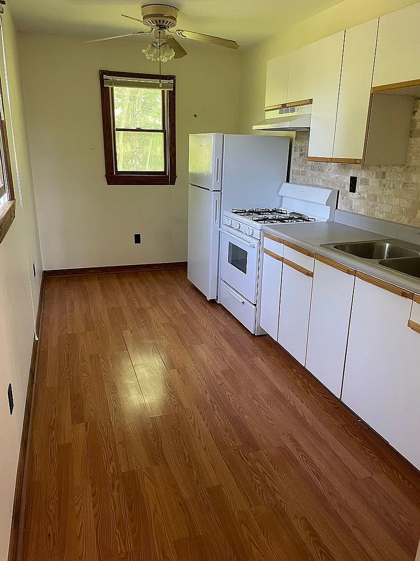1 bed, $895 — Photo 3