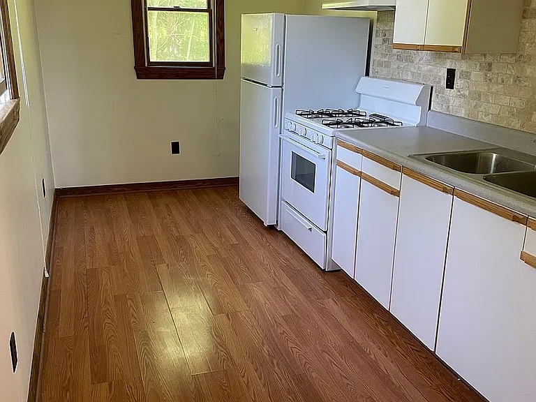 363 Perry Hwy #4 — Photo 3