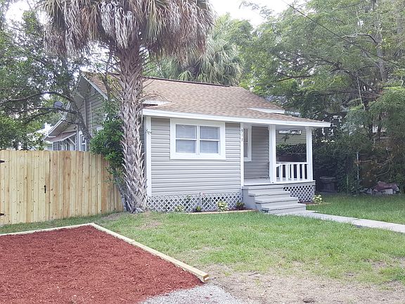 2nd image of 913 E Louisiana Ave