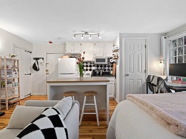 36 Joy Ct #F2 — Photo 12