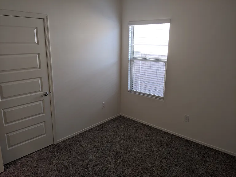 2658 E Calle Joya De Ventura — Photo 6