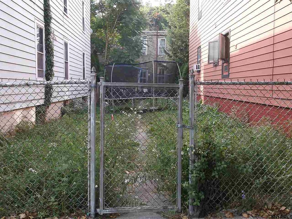 1st image of 204 Morton Ave