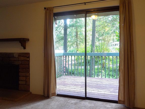 4th image of 12303 118th Avenue Ct E APT D
