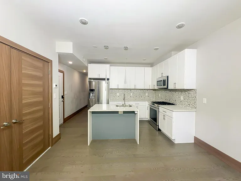 2109 M St NE #4 — Photo 4