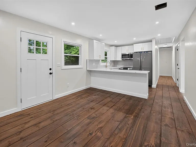 179 Roosevelt Rd — Photo 20
