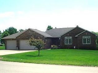 2288 Palmer Dr, Dubuque, IA 52002