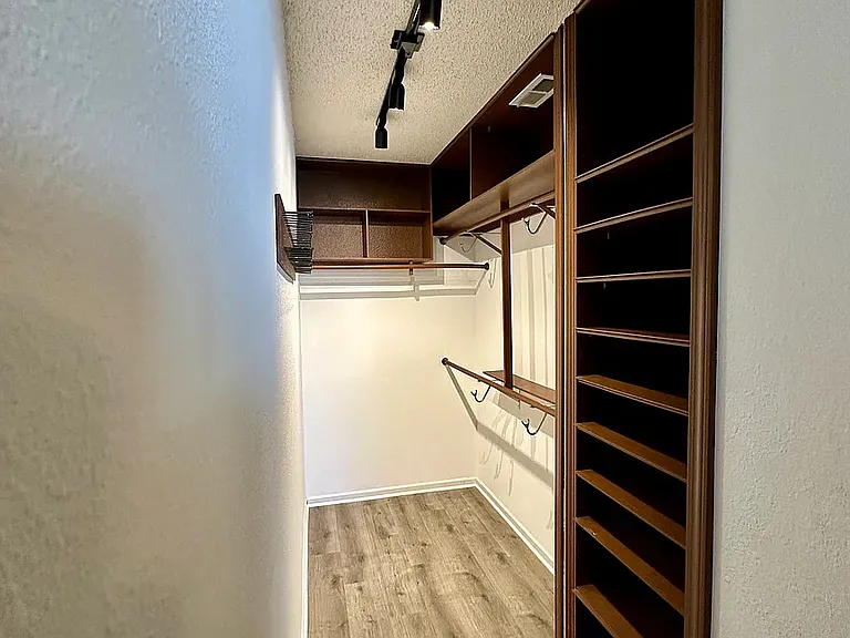 1719 Elijah Blue Dr — Photo 17