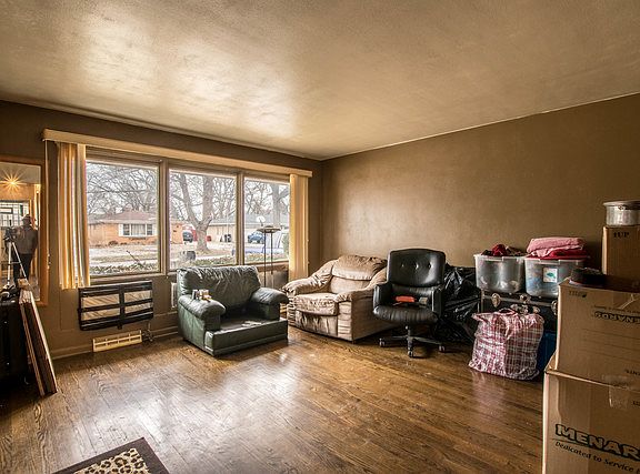 2nd image of 2516 Linden Ave