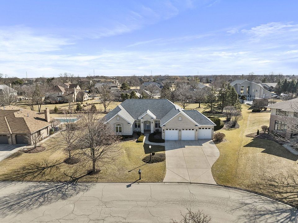 1st image of 16853 S Comandra Cir