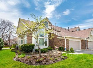 867 Island Ct, Deerfield, IL