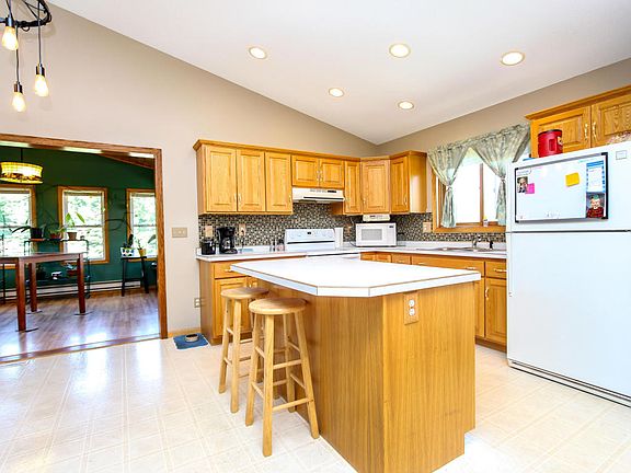 4th image of 8220 County Road 23 SE