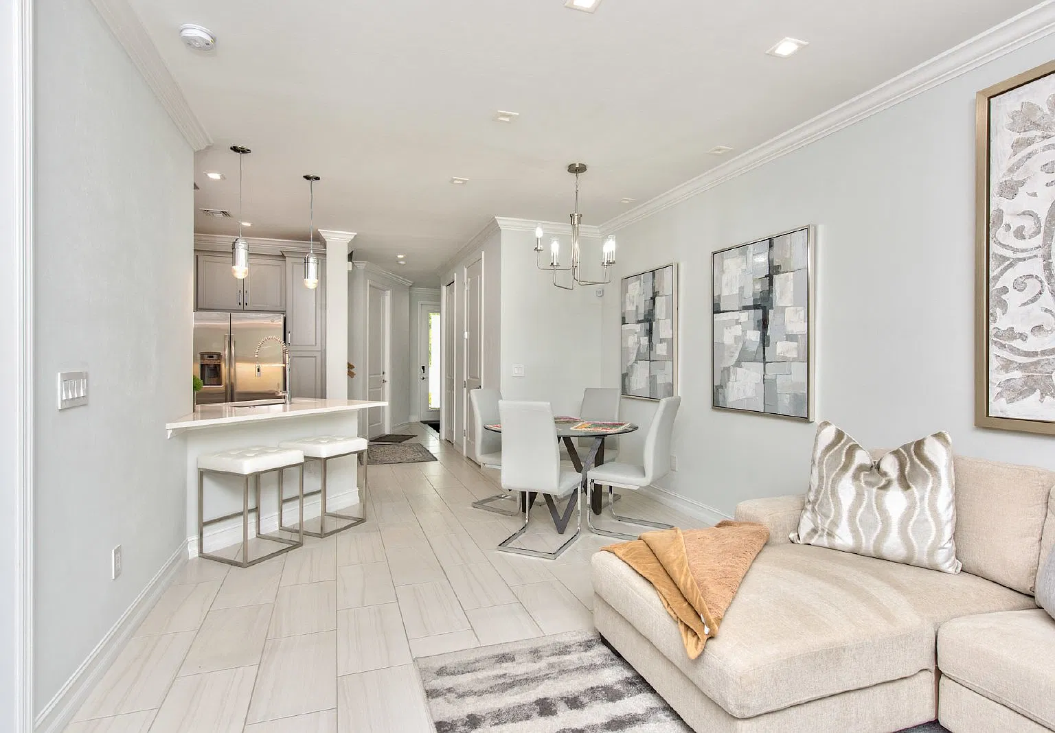 3 bed, 2.5 bath, 1762 sqft, $3,200 — Photo 4