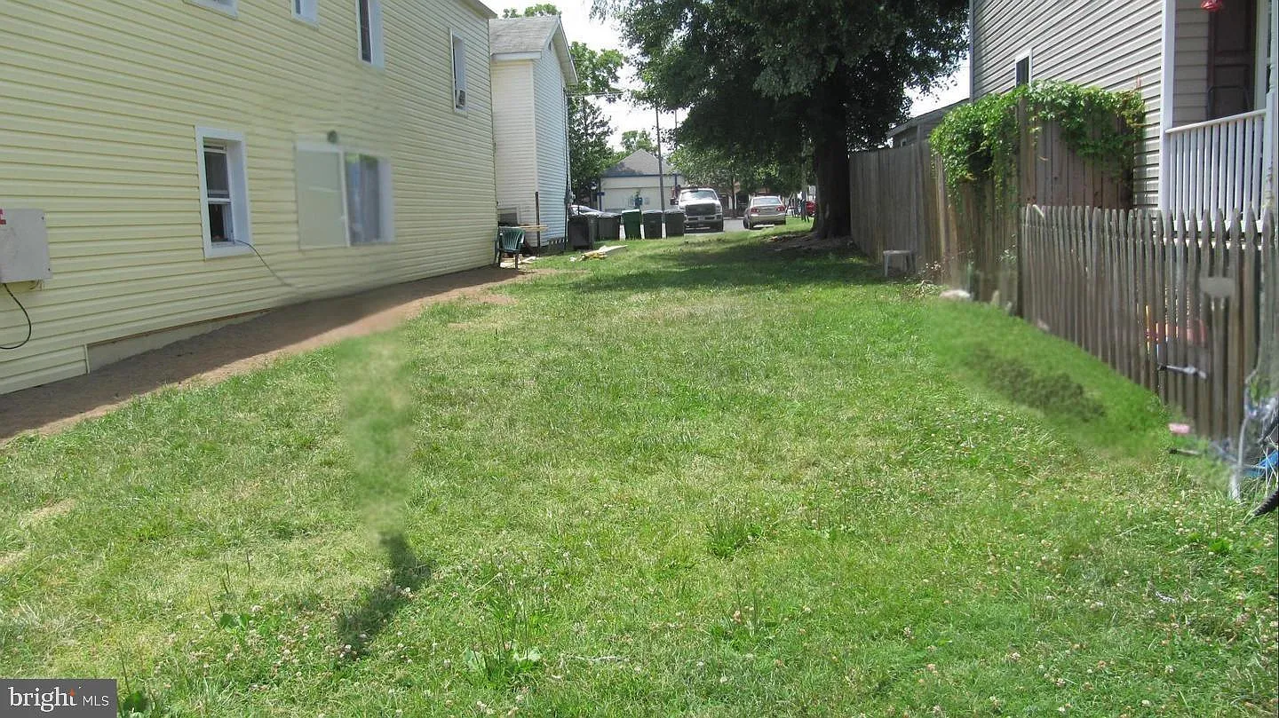 290 4th Ave photo 1
