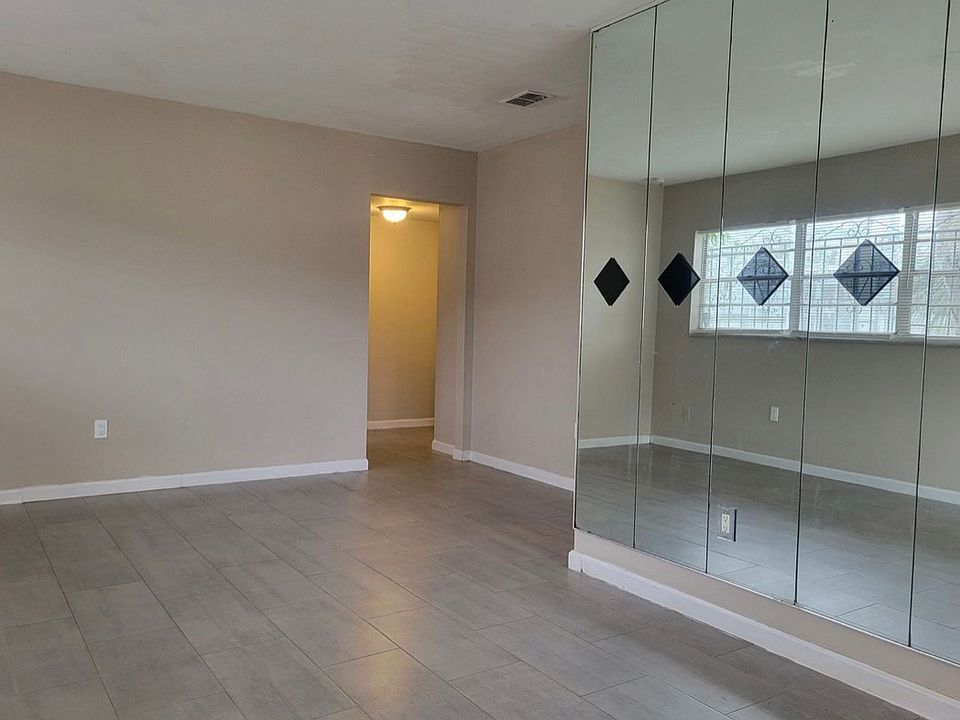 1st image of 3003 E Jean St