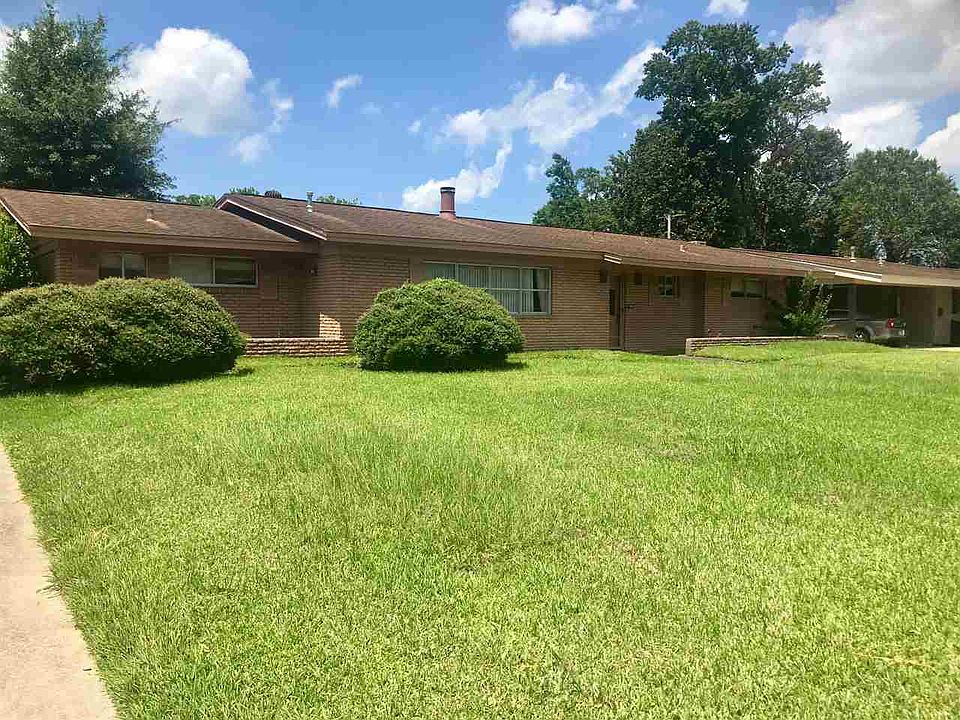 1st image of 3490 Crestwood Dr
