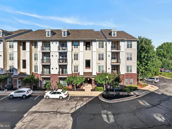 21191 McFadden Sq Unit 305, Sterling, VA 20165