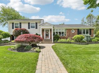 23 Middle Drive, Huntington, NY 11743