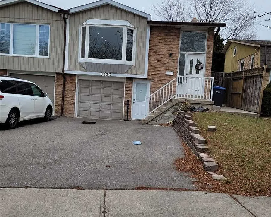 6393 Chaumont Cres
