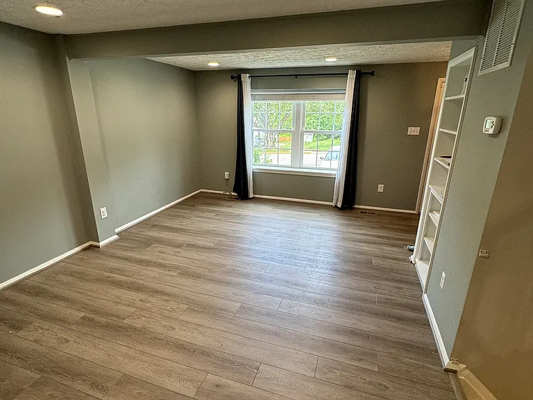 8117 Willowdale Ct — Photo 2