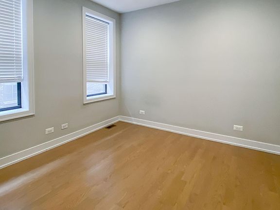 4th image of 2318 N Southport Ave #1FF