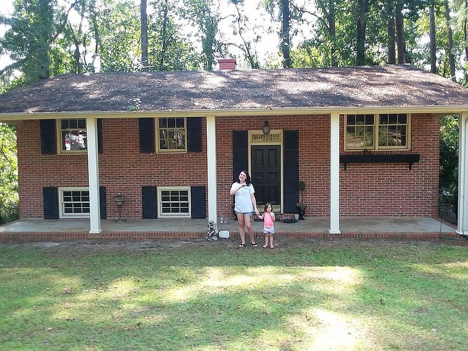 1st image of 310 Pinewood Dr