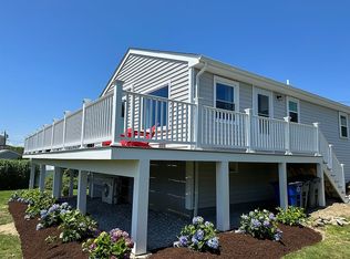 31 Willow Ave, Narragansett, RI 02882