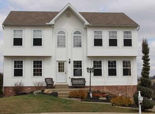 408 Bluefield Dr, Oakdale, PA 15071