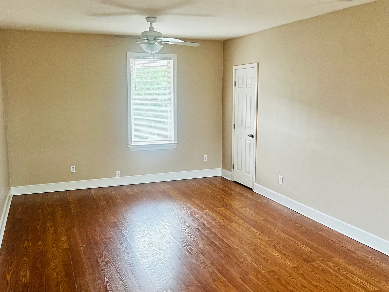 2 bed, 1102 sqft, $1,700 — Photo 3