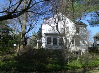 7 Farm Rd, Wayne, PA 19087