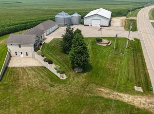 6657 Placid Rd, Epworth, IA 52045