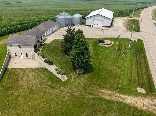 6657 Placid Rd, Epworth, IA 52045