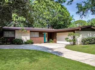 3228 Woodlawn Dr, Groves, TX 77619