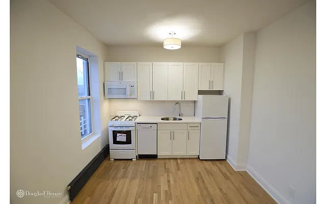 Rented by Douglas Elliman | media 7