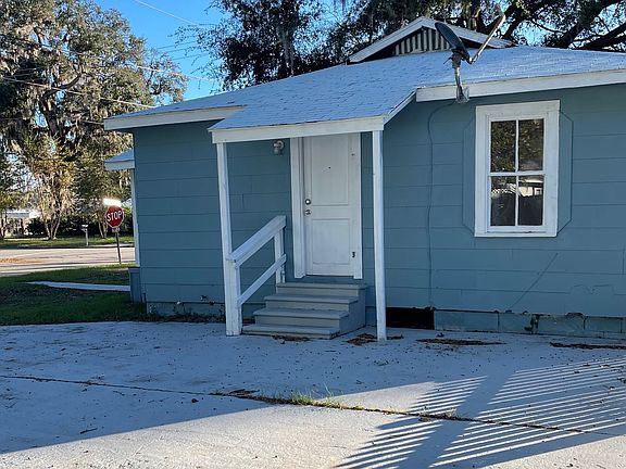 4th image of 702 SE Putnam St
