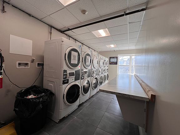 5th image of 104 N Grove St #711