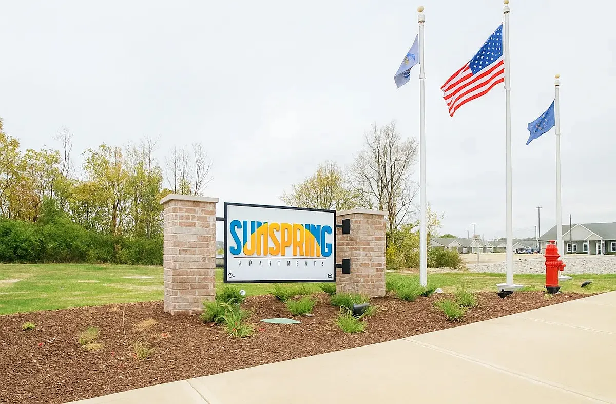 Sunspring Apartments — Photo 2