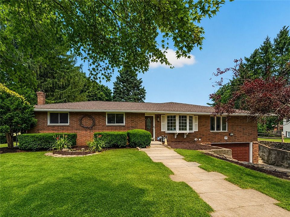 1st image of 7 Frandee Ln