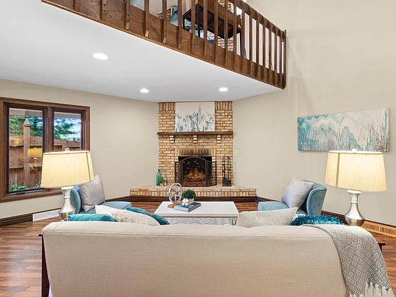 4th image of 4615 Sandringham Dr