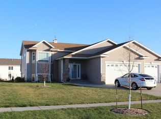 4394 53rd St S, Fargo, ND 58104
