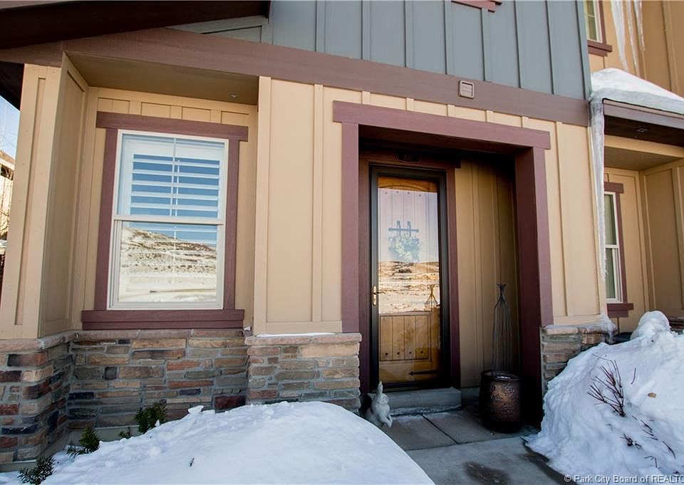 1st image of 858 W Carving Edge Ct