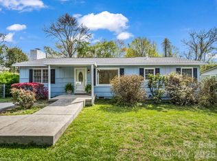 212 Vance Ave, Black Mountain, NC 28711