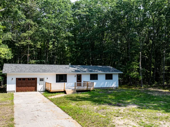 1476 Red Apple Rd, Manistee, MI 49660