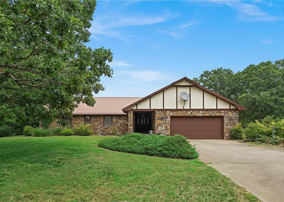1st image of 8000 SE Condor Ln